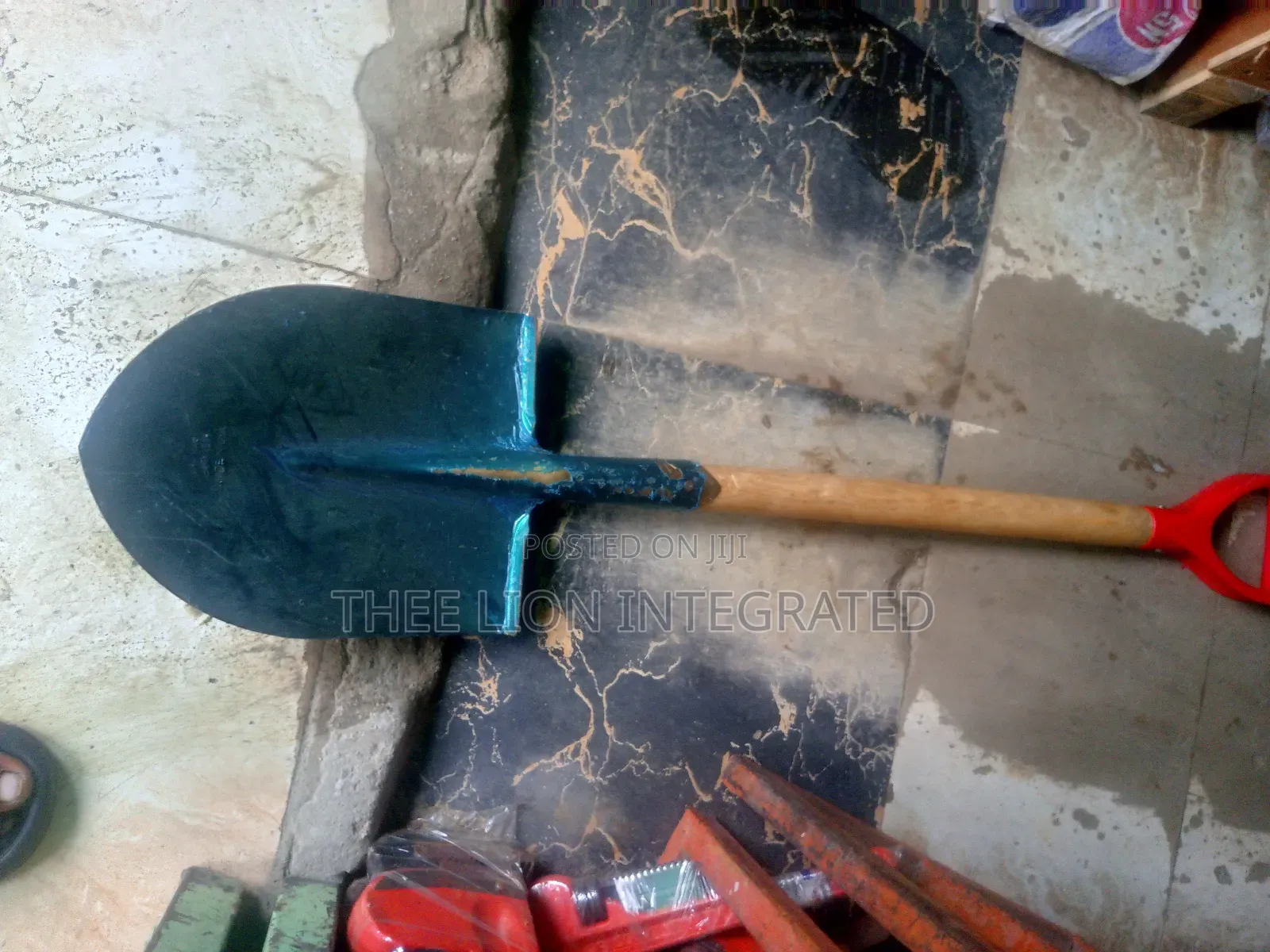 245mm v-Shaped Brass Shovel