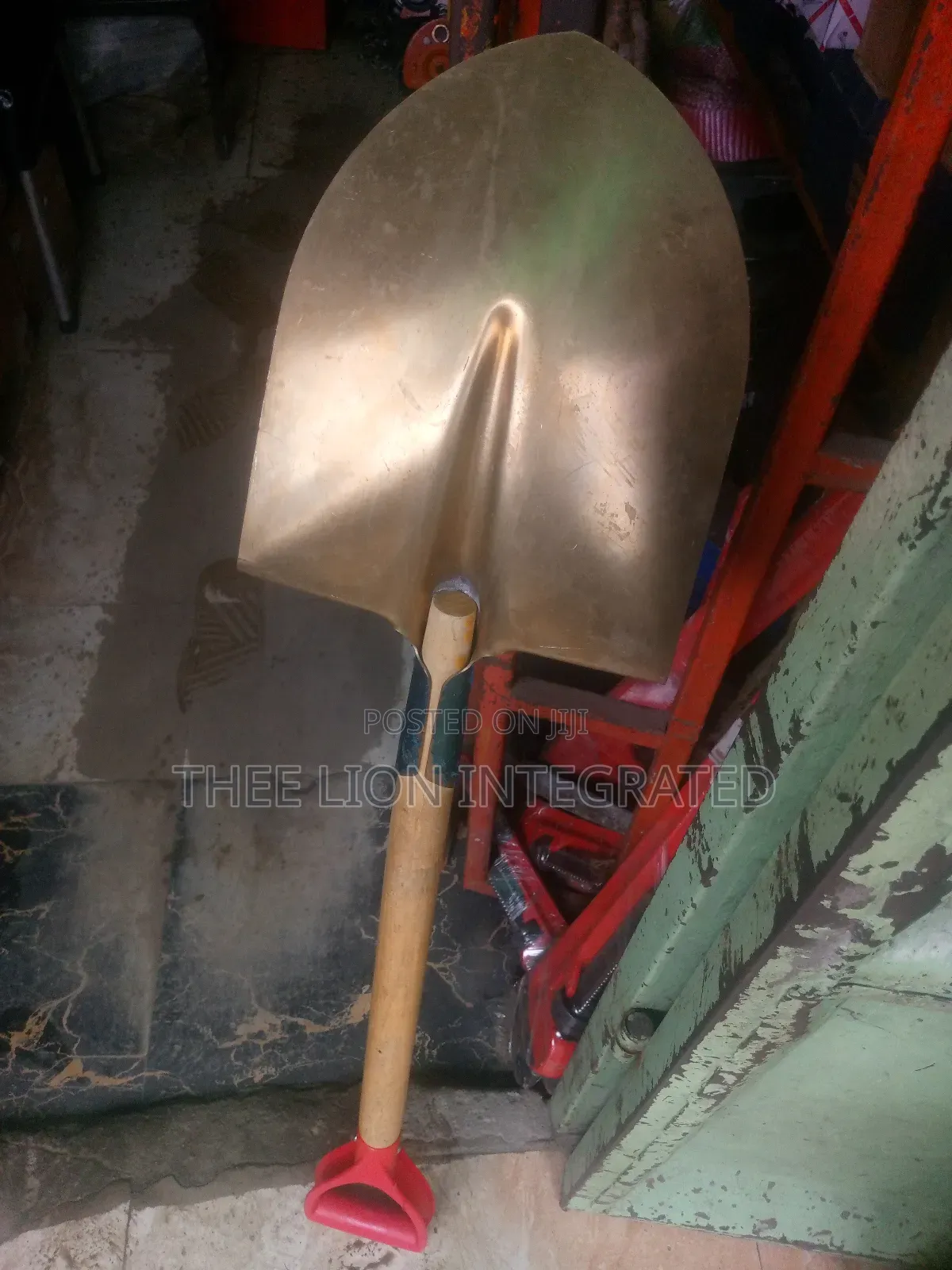 245mm v-Shaped Brass Shovel
