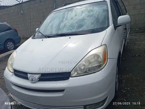 Toyota Sienna 2005 White
