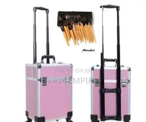 Big Make Up Box With Hand Pulling