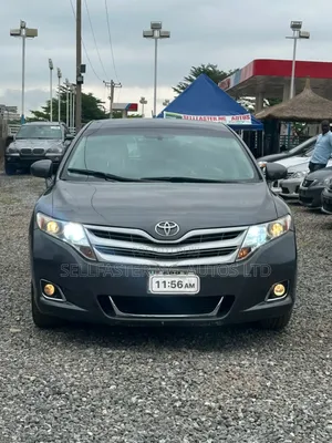 Photo - Toyota Venza 2012 Gray