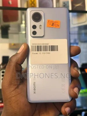 Photo - Xiaomi 12 256 GB Blue