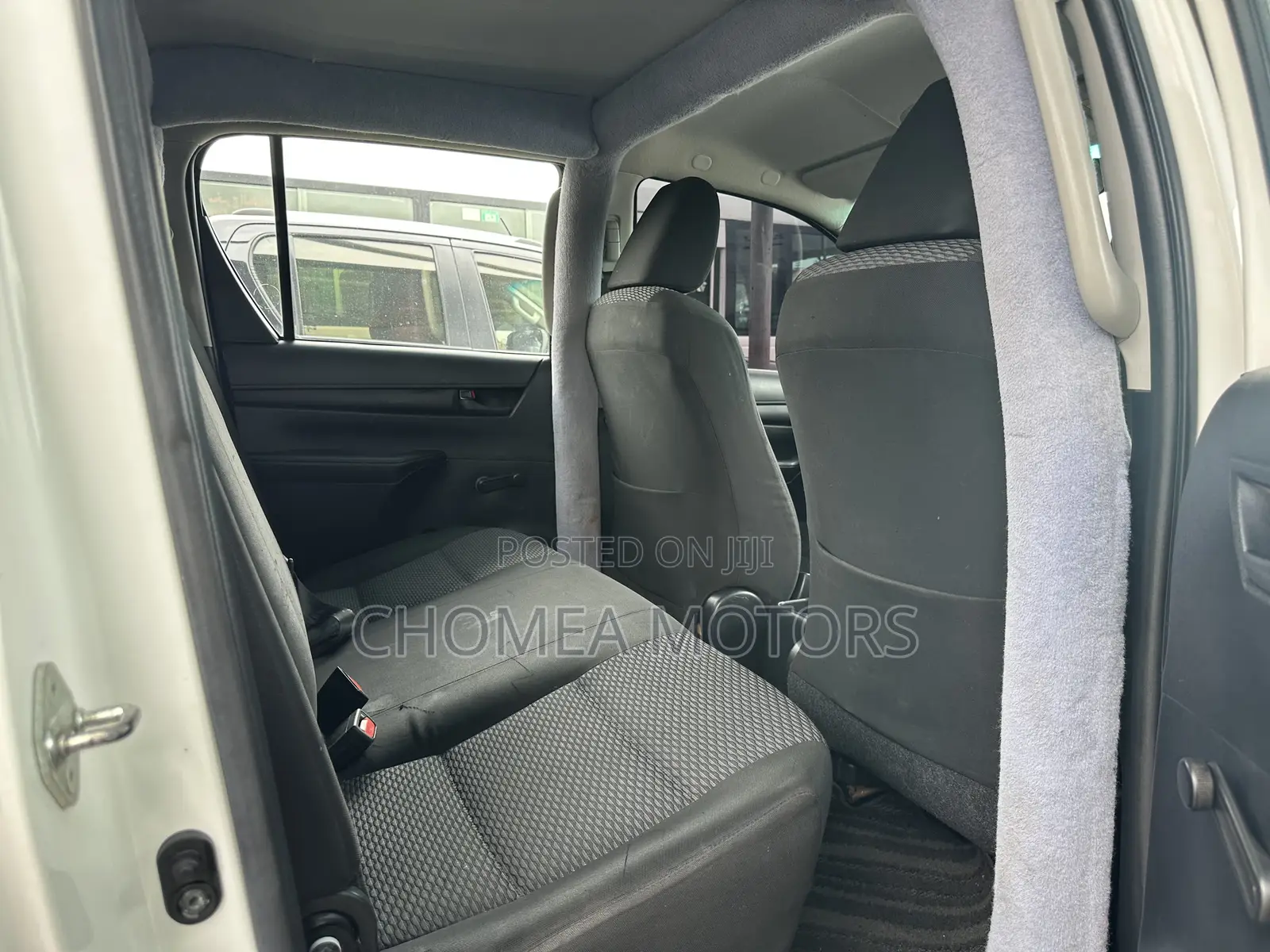 Toyota Hilux 2019 White