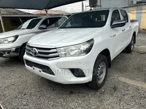 Toyota Hilux 2019 White