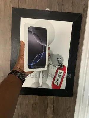 Photo - New Apple iPhone 16 Pro Max 256 GB Black