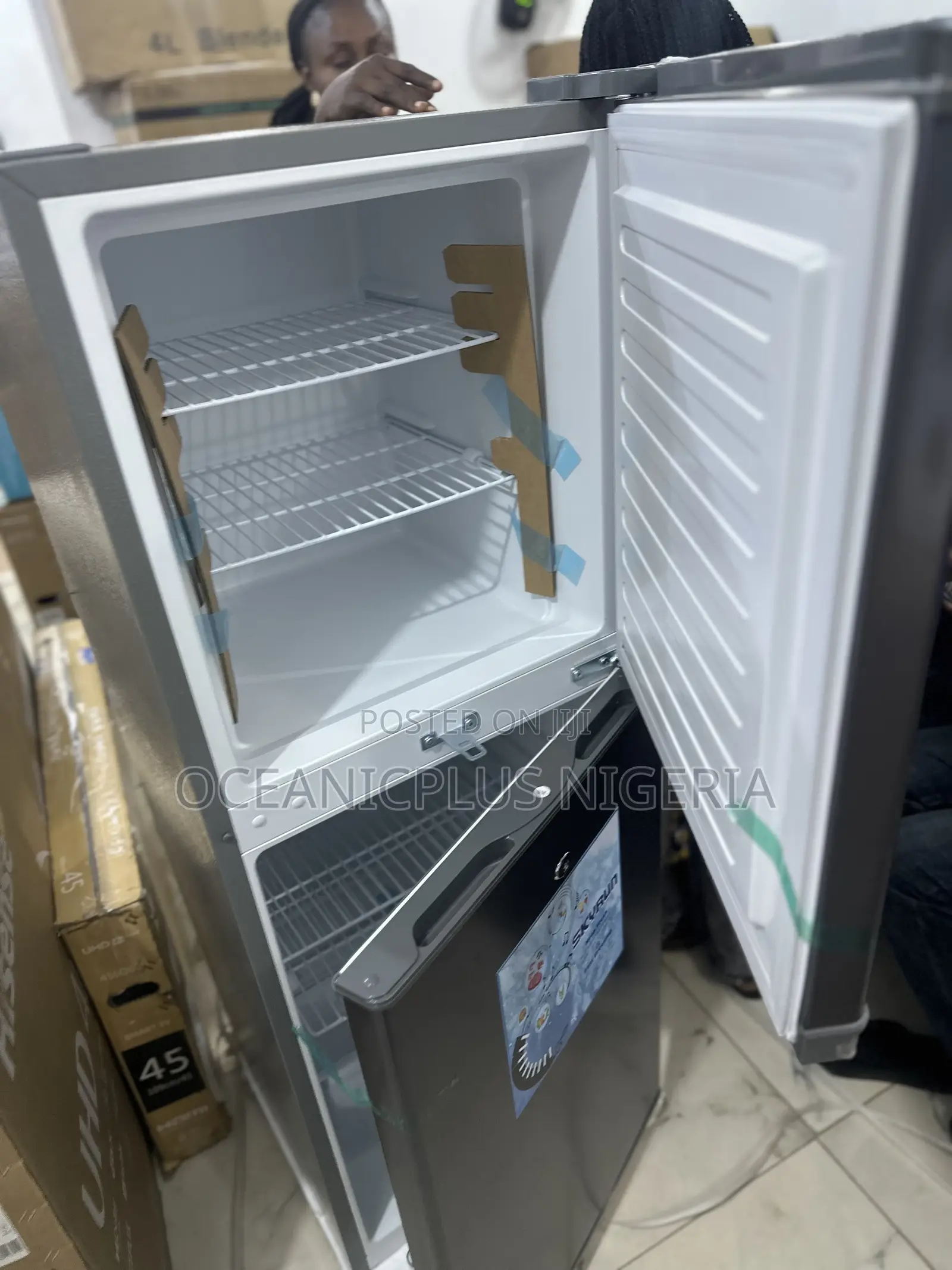 Skyrun Dualcool 195 Liters Refrigerator (Model BCD-195hs).