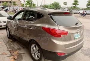 Hyundai Tucson Limited AWD 2012 Gold