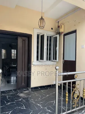3bdrm Block of Flats in Warri for rent