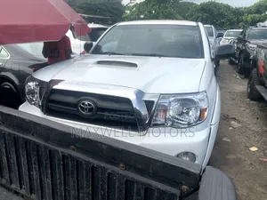 Toyota Tacoma Access Cab 2011 White