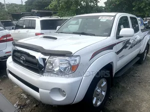 Toyota Tacoma Access Cab 2010 White