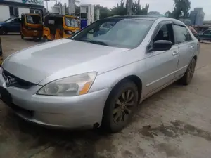 Photo - Honda Accord 2003 Silver