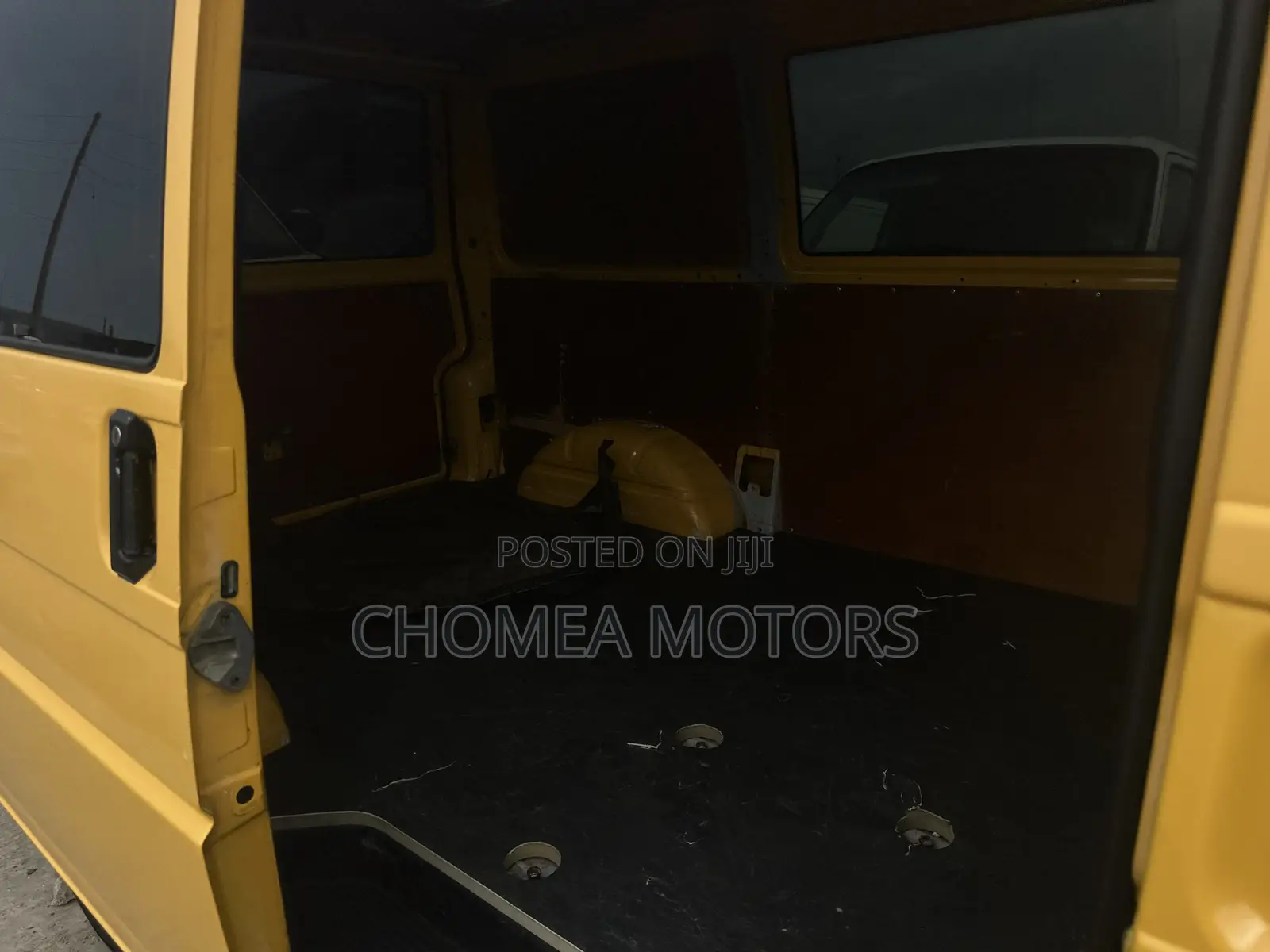Volkswagen Transporter 2005 Yellow