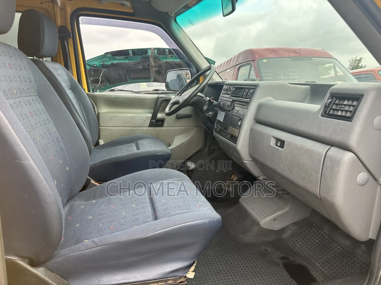 Volkswagen Transporter 2005 Yellow