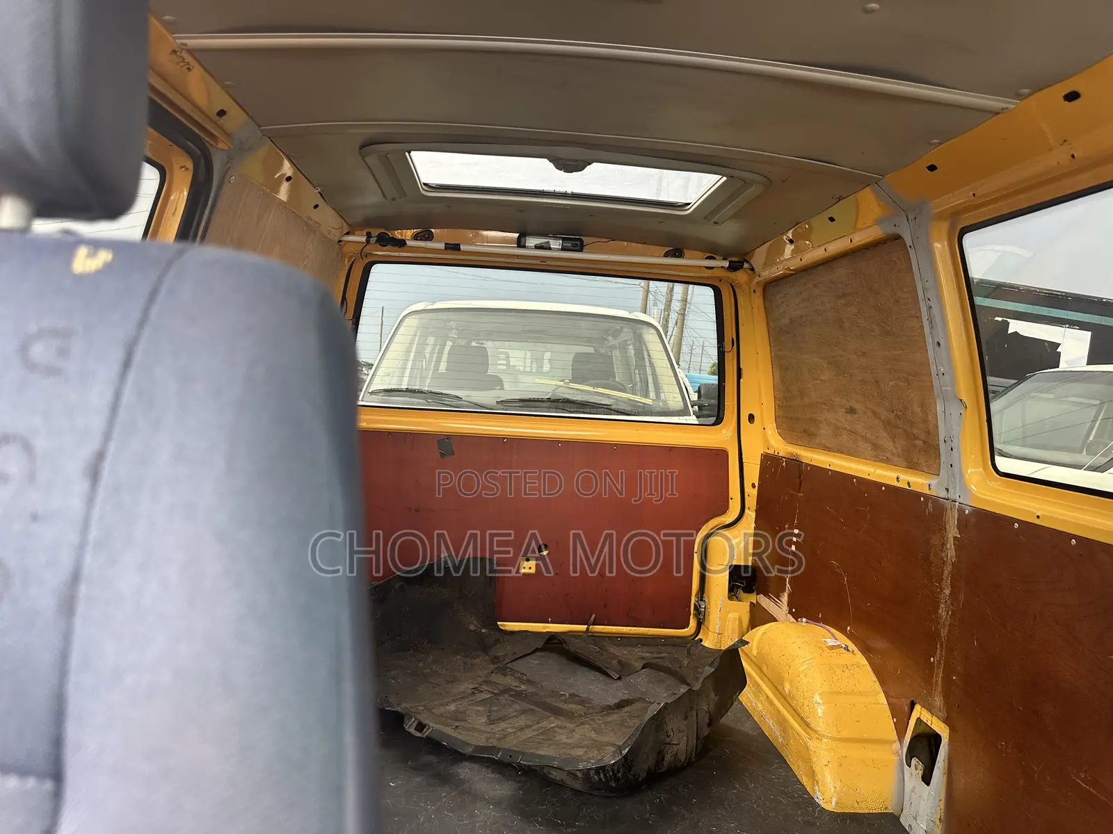 Volkswagen Transporter 2005 Yellow