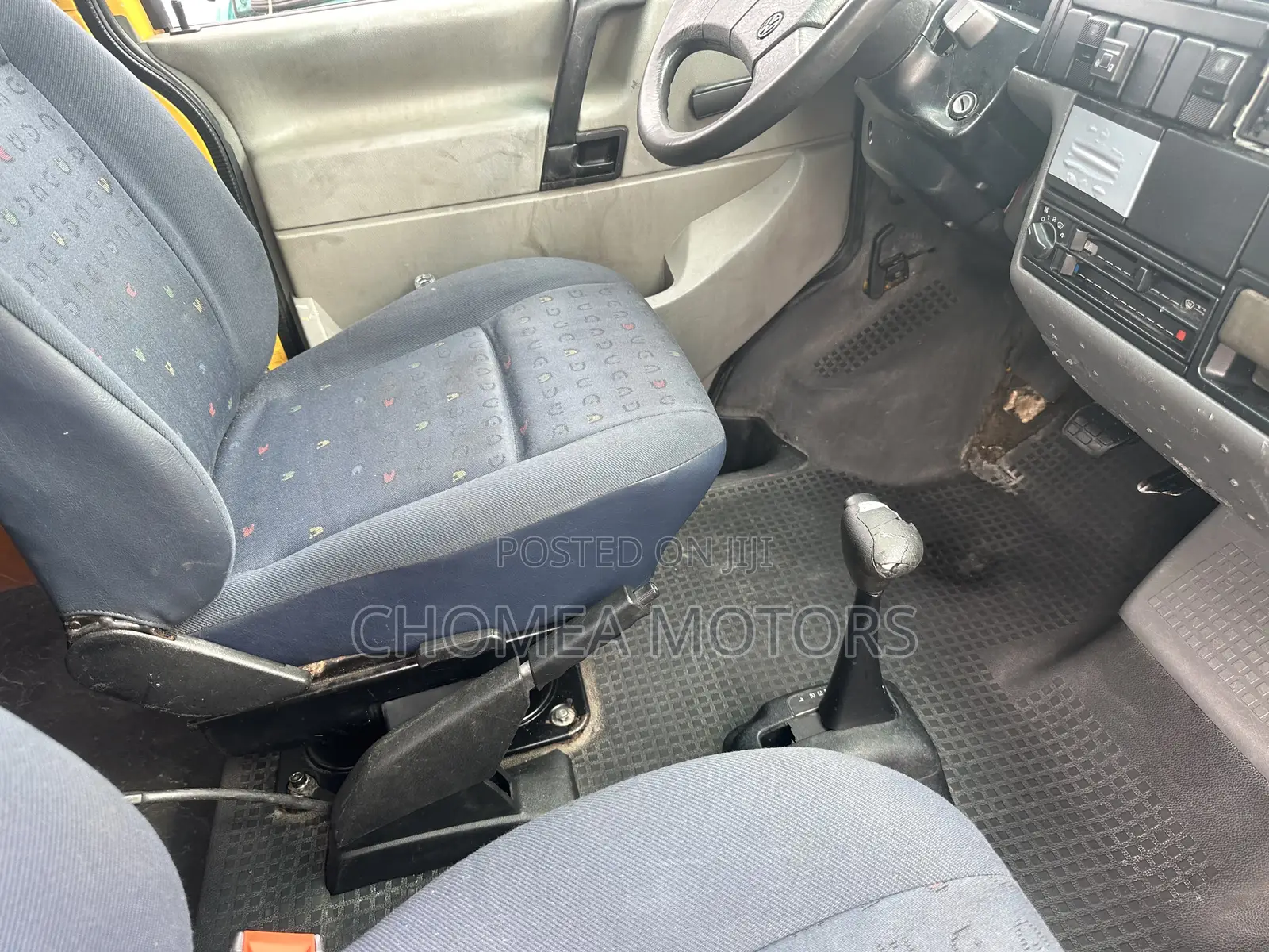 Volkswagen Transporter 2005 Yellow