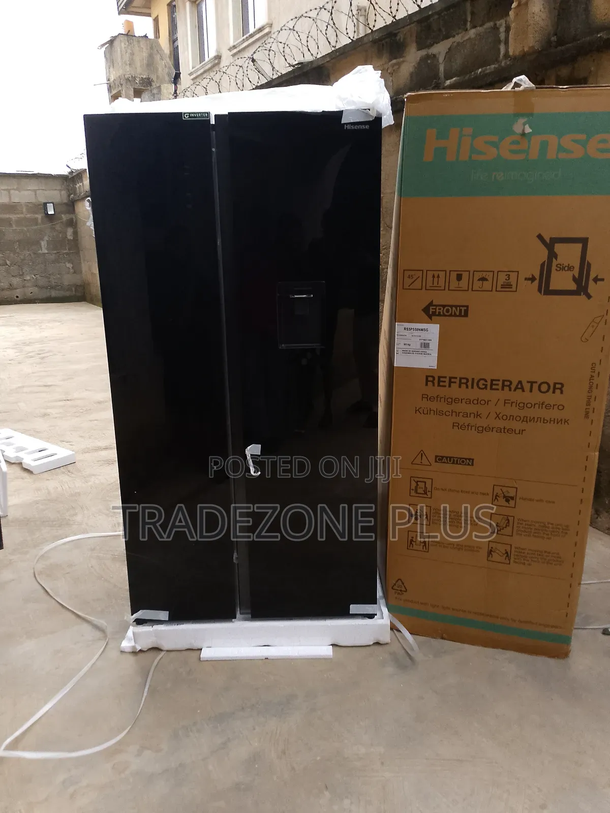 Hisense Side by Side Refrigerator With Adjustable Leg Design