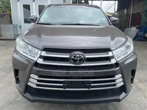 Photo - Toyota Highlander XLE 4x4 V6 (3.5L 6cyl 8A) 2018 Gray