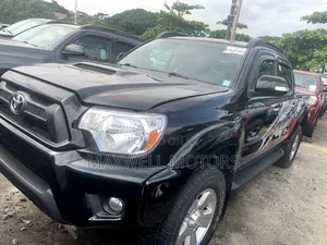 Toyota Tacoma 4dr Access Cab 4WD 6.1 ft. SB (2.7L 4cyl 4A) 2014 Black