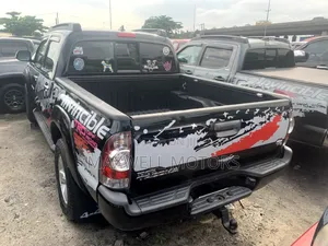 Toyota Tacoma 4dr Access Cab 4WD 6.1 ft. SB (2.7L 4cyl 4A) 2014 Black