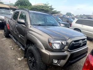 Toyota Tacoma 4dr Access Cab 6.1 ft. SB (2.7L 4cyl 4A) 2015 Gray
