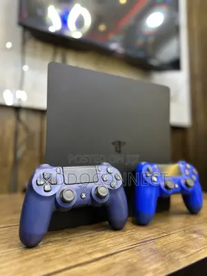 Playstation 4 Slim