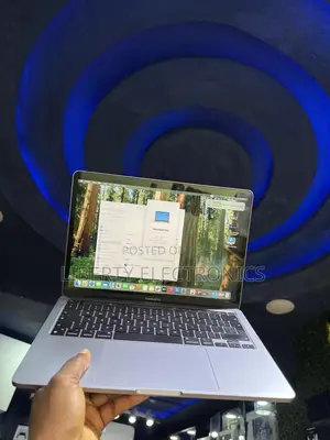 Laptop Apple MacBook Pro 2022 M2 8GB Apple M2 SSD 512GB