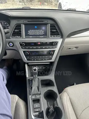 Hyundai Sonata Limited 4dr Sedan (2.4L 4cyl 6A) 2015 Silver