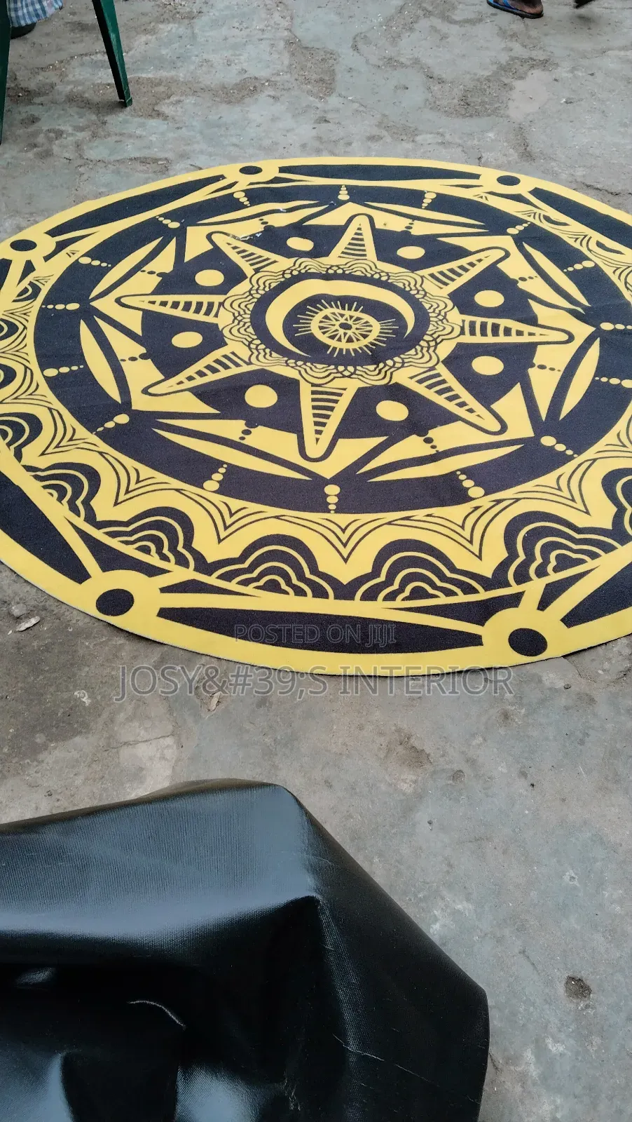 6ft Circle Center Rug