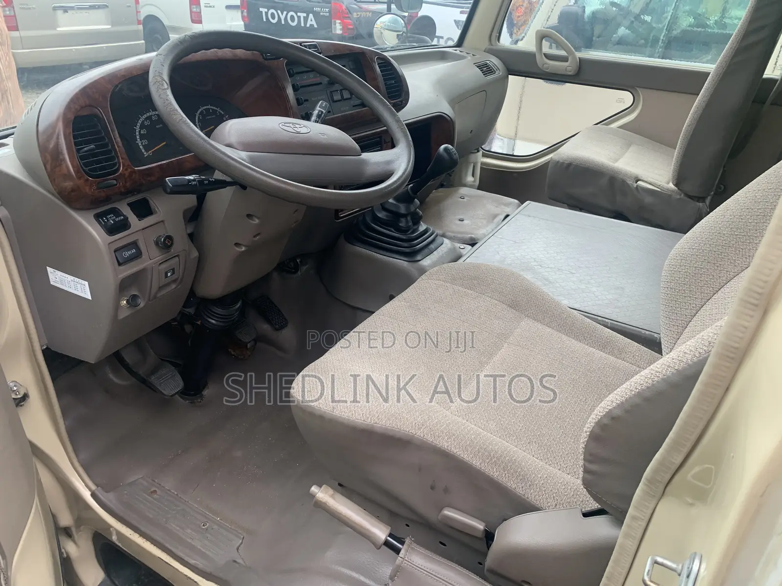 Toyota Coaster 2018