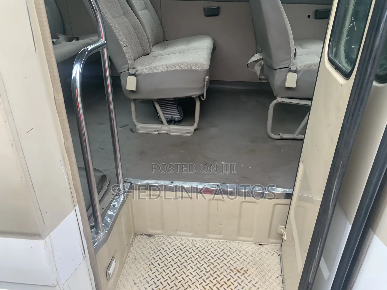 Toyota Coaster 2018