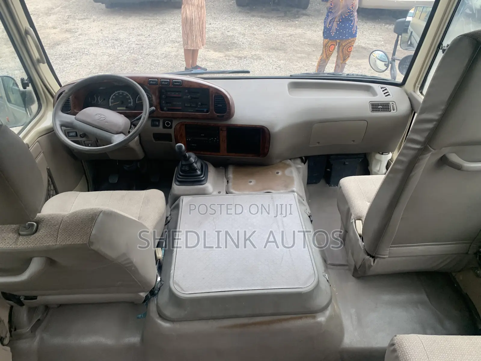 Toyota Coaster 2018