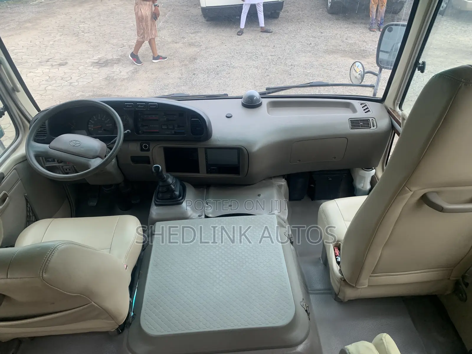 Toyota Coaster 2018