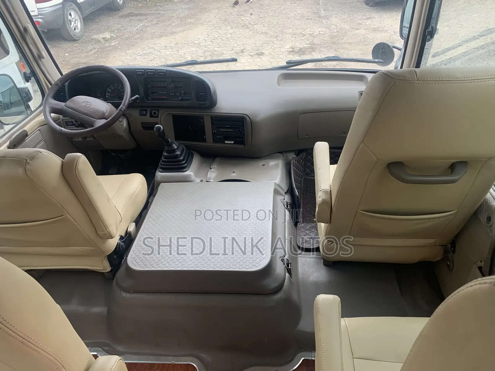 Toyota Coaster 2018