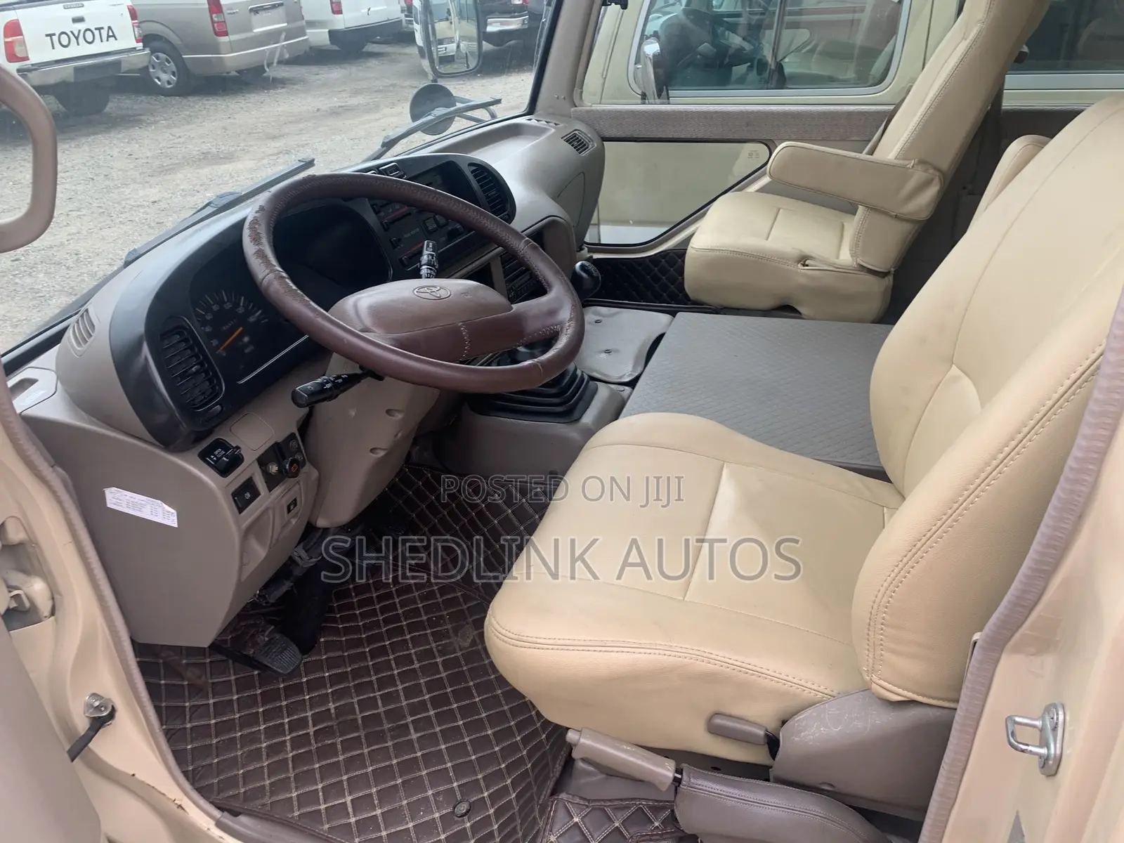 Toyota Coaster 2018
