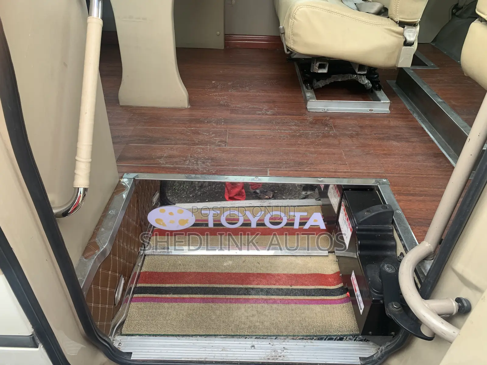 Toyota Coaster 2018