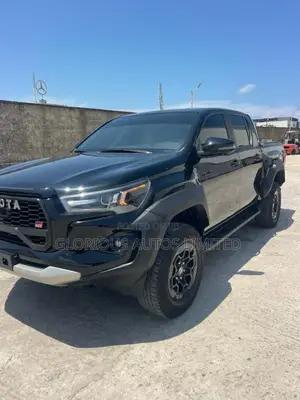 Toyota Hilux 2026 Black