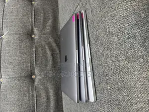 Laptop Apple MacBook Pro 2019 16GB Intel Core I7 SSD 512GB