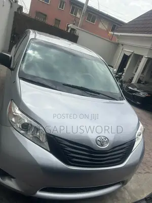 Toyota Sienna 7 Passenger 2012 Beige