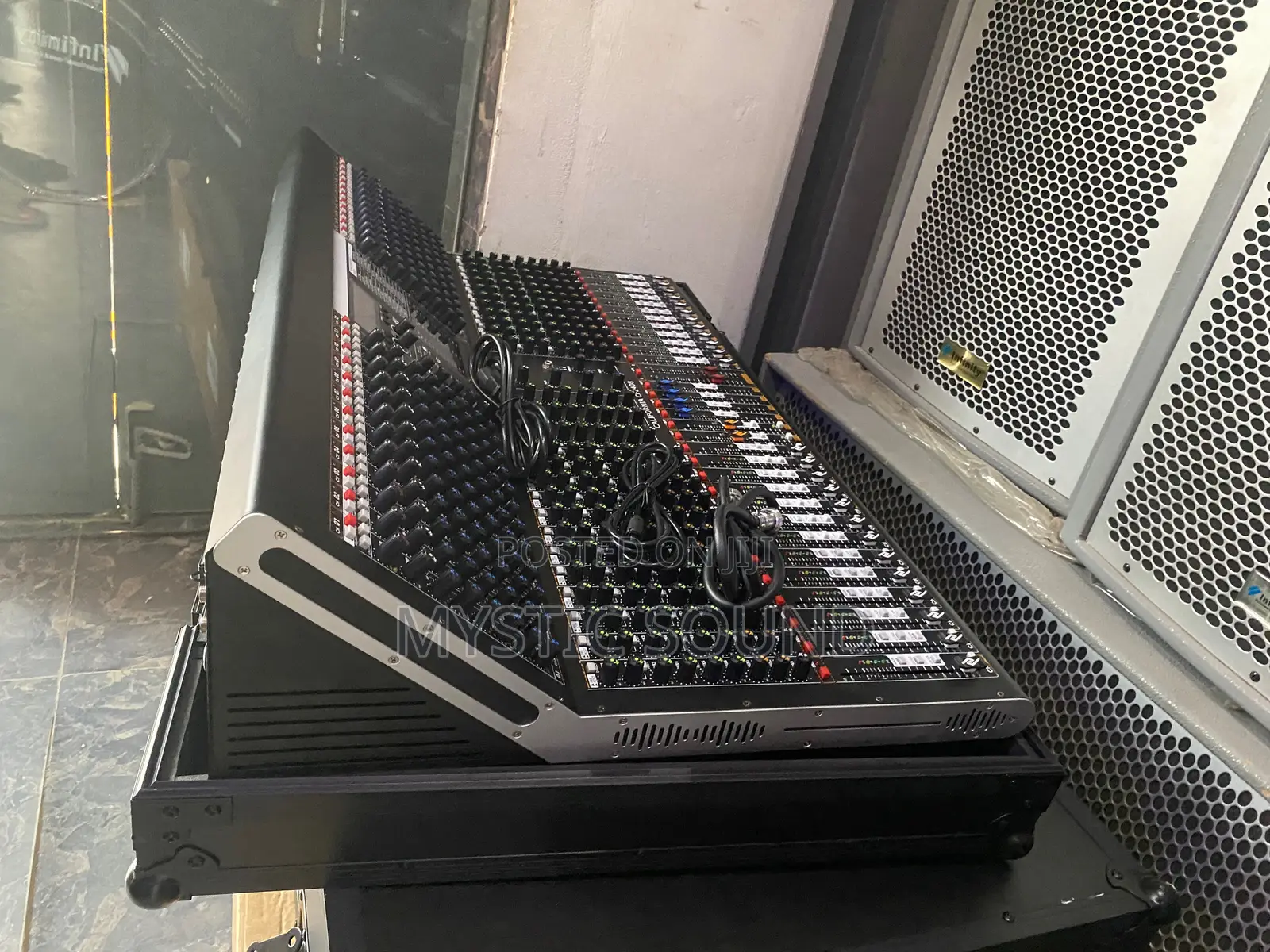 Infinity Cf24 Channels Mixer by 8aux