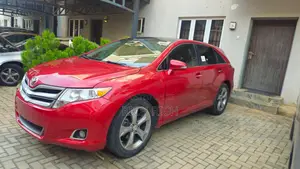 Photo - Toyota Venza XLE 4dr Wagon AWD (3.5L 6cyl 6A) 2014 Red