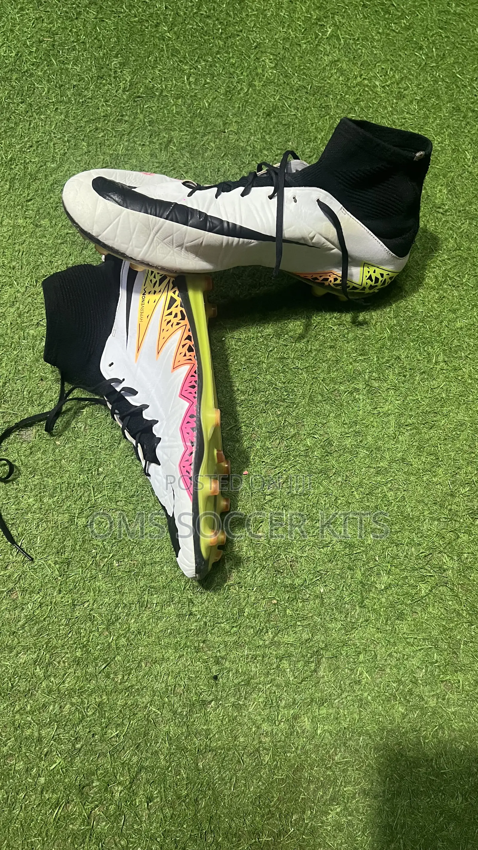Nike Hypervenom Phantom Ii Soccer Cleats. (46)