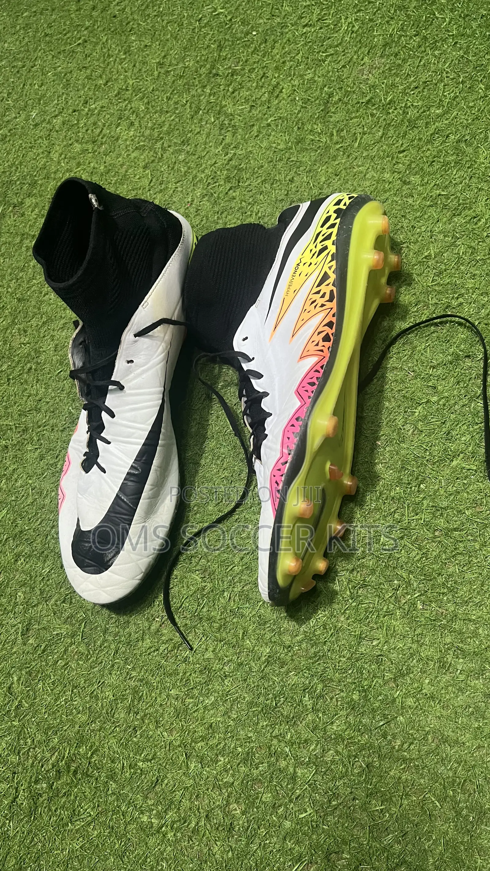 Nike Hypervenom Phantom Ii Soccer Cleats. (46)