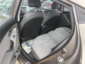 Hyundai Elantra GLS Sedan FWD (1.8L 4cyl 6M) 2013 Brown