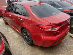 Toyota Corolla LE 2021 Red