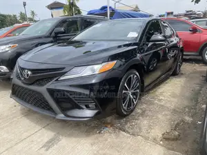 Toyota Camry SE FWD 2020 Black