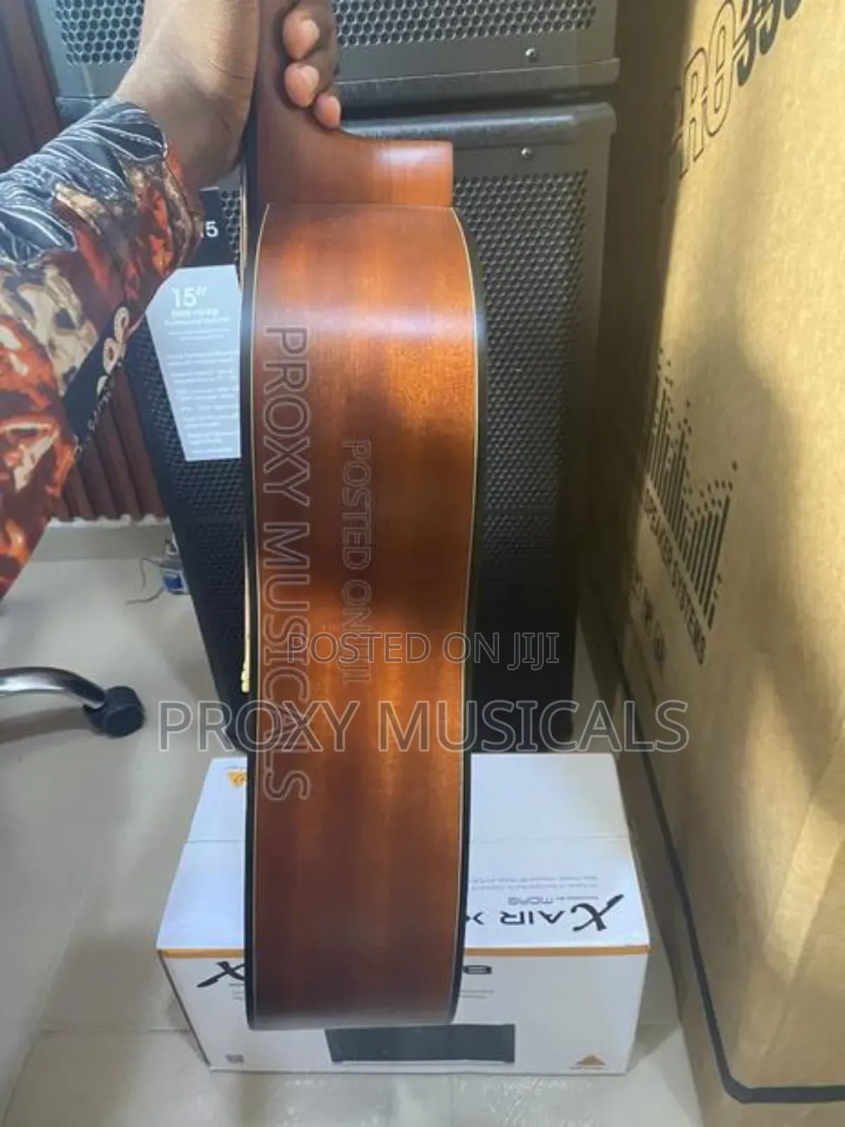 Walden Acoustic Guitar 
