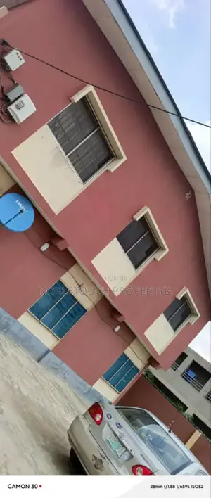 4bdrm Block of Flats in Alakuko Iyaiye Lagos for sale