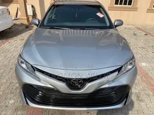 Toyota Camry LE FWD (2.5L 4cyl 8AM) 2018 Silver