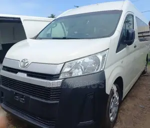 Toyota HiAce 2019 White