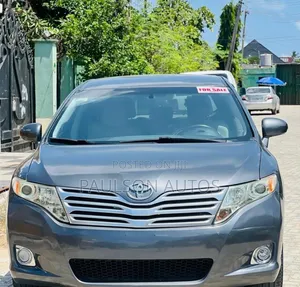 Photo - Toyota Venza V6 2012 Gray